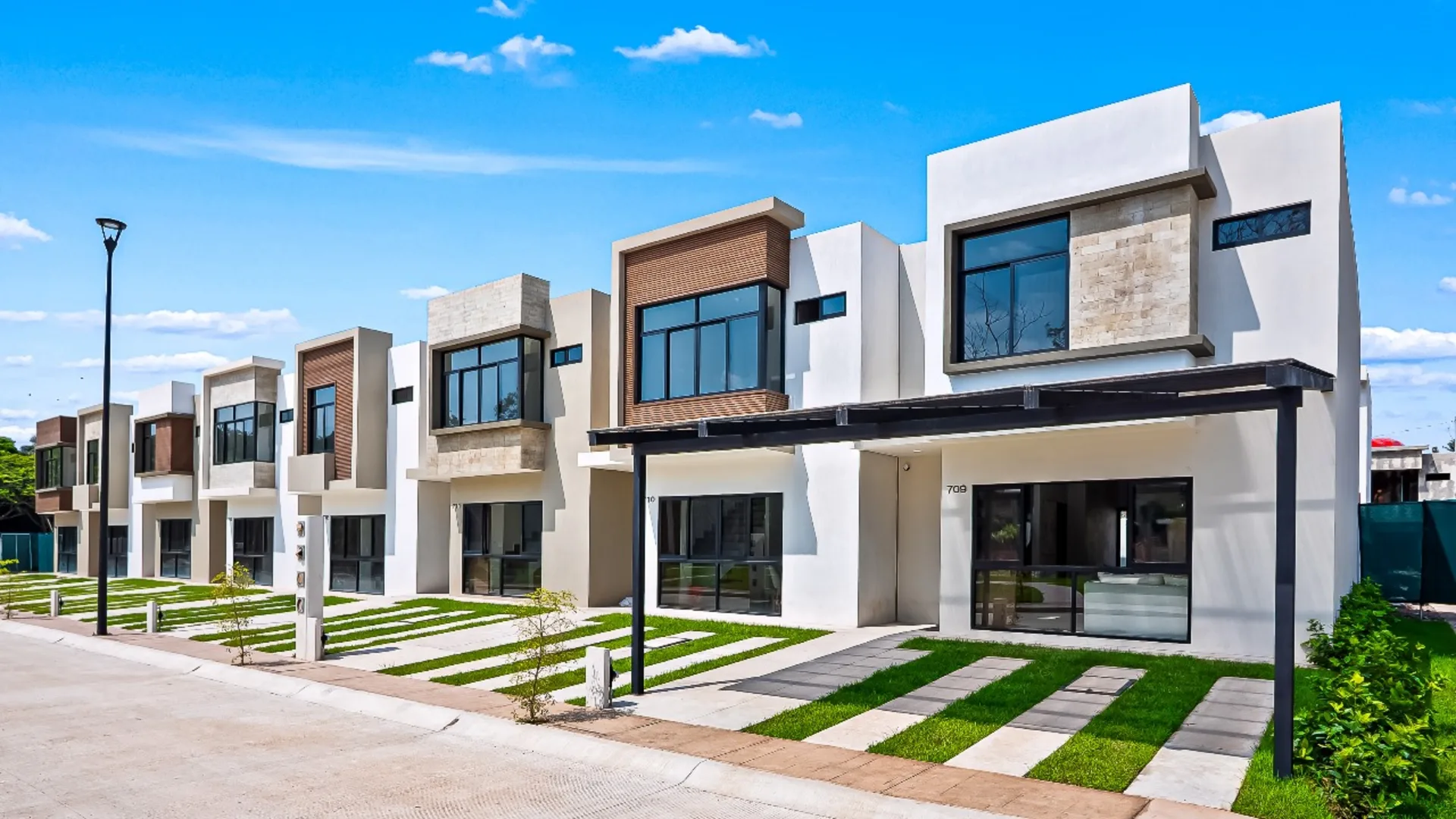 Los Encinos Condominios – Casas en Puerto Vallarta