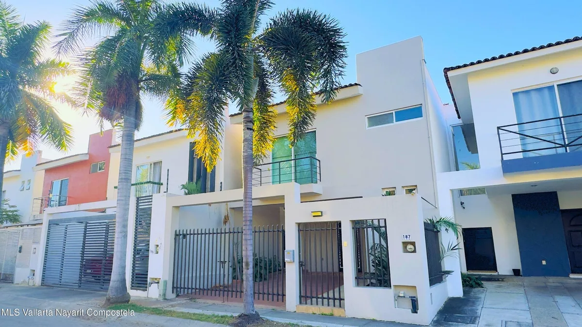 House at 187 Rio Santiago, Fluvial