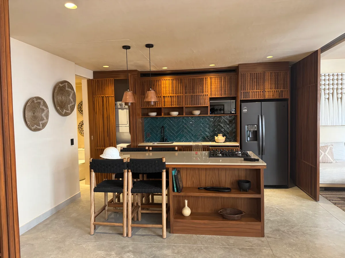 Encanto Colonial y Vida Moderna en la Zona Romántica